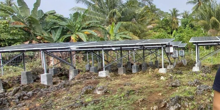 Pembangkit listrik tenaga surya di Pulau Maratua. (Dok: Sirana.id)