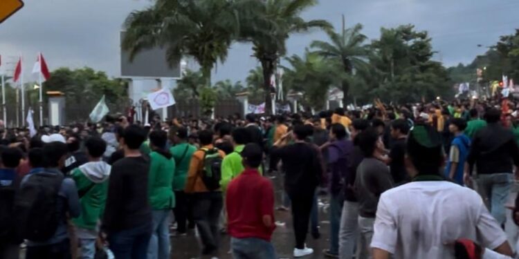 Demo di Samarinda Melawan Politisi Ugal-Ugalan