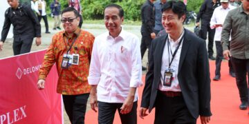 Presiden Jokowi dengan Investor asing pertama di IKN (Sumber: Humas Otorita IKN)