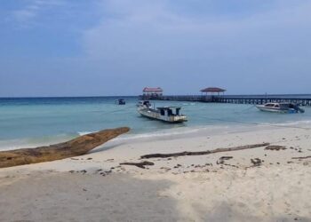 pantai di Pulau Maratua (Sirana.id)