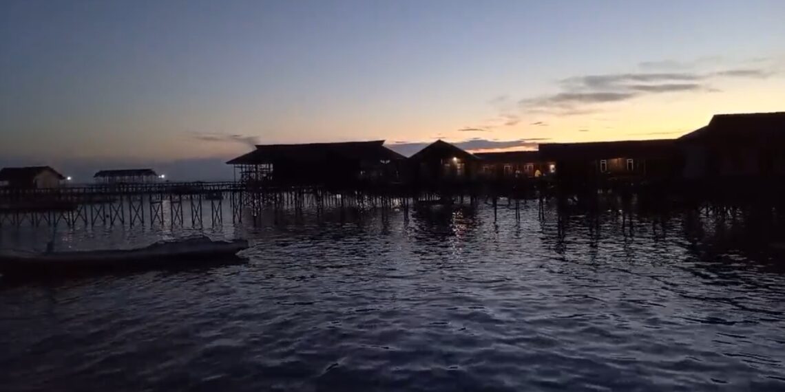 Perairan di wilayah Pulau Derawan saat jelang malam hari (Sirana.id)