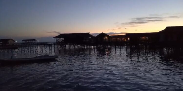 Perairan di wilayah Pulau Derawan saat jelang malam hari (Sirana.id)