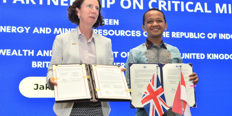 Penandatanganan Kerja Sama Inggris dan Indonesia Soal Mineral Kritis (Sumber: Kementerian ESDM)