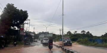 Ilustrasi jalan banjir di Kalimantan Timur (srana