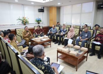 Rombongan Pemkab Paser yang diterima di Kukar