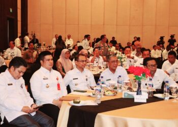Pjs Bupati Kukar Bambang Arwanto (dua kiri) saat hadiri Rakor Forkopimda