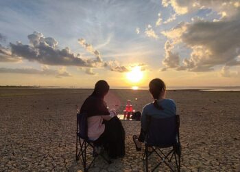 Daratan yang muncul saat danau Semayang mengering (foto: Pokdarwis BMT)