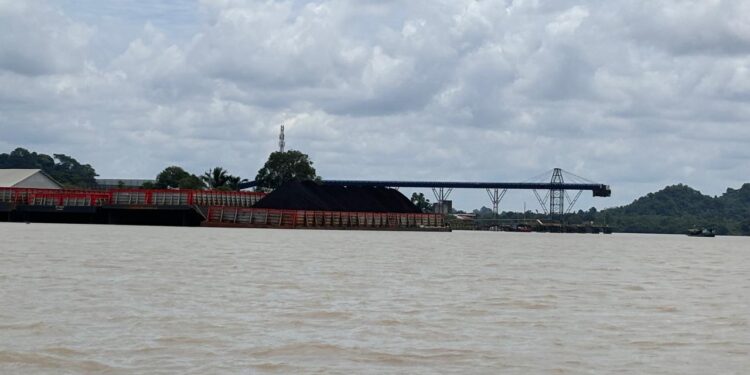 ilustrasi industri pertambangan di Kukar (Sirana.id)