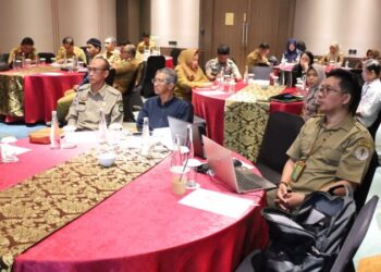Konsultasi Publik Dokumen Daya Dukung dan Daya Tampung Lingkungan Hidup (DDDTLH) Kukar, Senin (11/11/24).