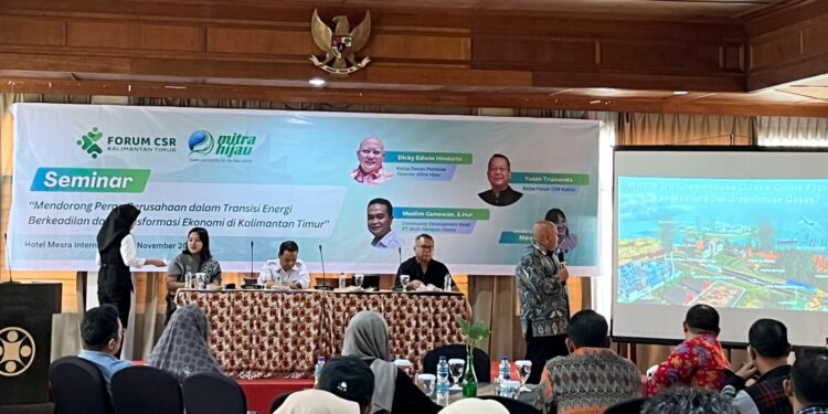 seminar bertajuk Mendorong Peran Perusahaan dalam Transisi Energi Berkeadilan dan Transformasi Ekonomi di Kalimantan Timur pada Kamis, 21 November 2024, di Ruang Mancong, Hotel Mesra, Samarinda. 