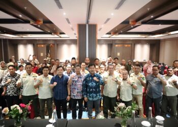 Sekda Sunggono bersama peserta Raker Pembentukan Satgas Linmas