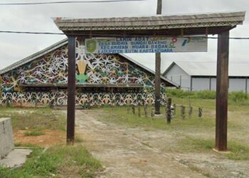 Lamin Adat Desa Sungai Bawang di Kutai Kartanegara