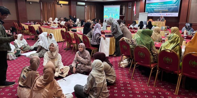 Para peserta perempuan dalam workshop yang diselenggarakan Yayasan Mitra Hijau