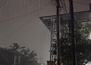 ilustrasi hujan di malam hari (Sirana.id)