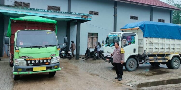 Polsek Tenggarong Seberang Amankan Pergeseran Logistik Pilkada 2024