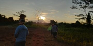 ilustrasi sorot matahari di areal dekat pertambangan batu bara Kalimantan Timur (sirana.id)