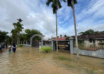 ilustrasi Banjir yang menggenangi sekolah di Bukuan, Kecamatan Palaran, Samarinda (Foto: Rahma Alieffiyandi/Sirana.id)