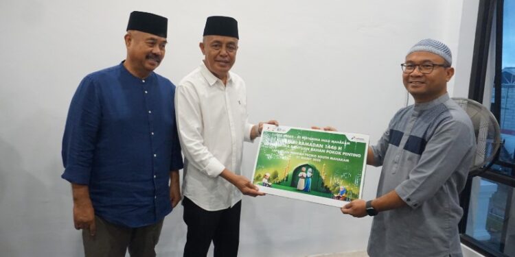 (Penyerahan Bantuan Bahan Pokok Penting/Istimewa)