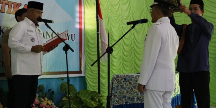 (prosesi pelantikan/istimewa)