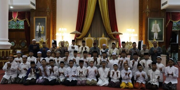 (Buka Bersama Bupati Kukar dan Sultan Kutai Kartanegara Ing Martadipura/istimewa)