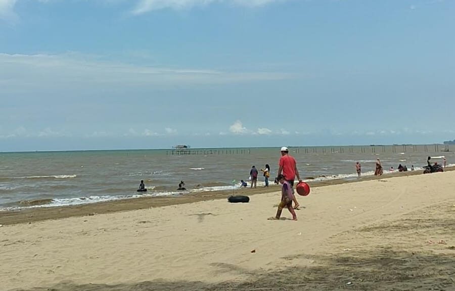 Keindahan pantai di Samboja (Rahma/Sirana.id)