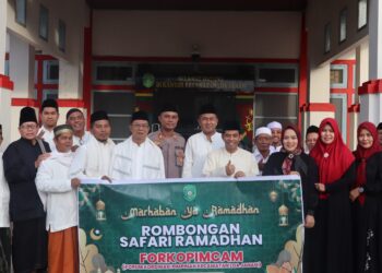 (Foto Bersama Rombongan Safari Ramadhan/istimewa)