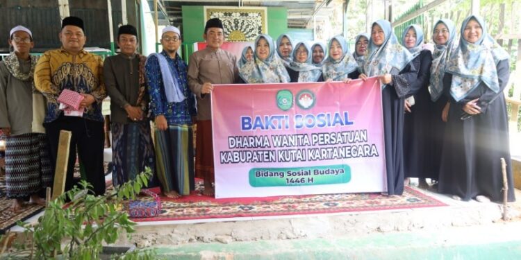 (bakti sosial bersama DWP Kukar/istimewa)