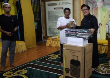(penyerahan bantuan langsung oleh Wakil Bupati Kukar/istimewa)