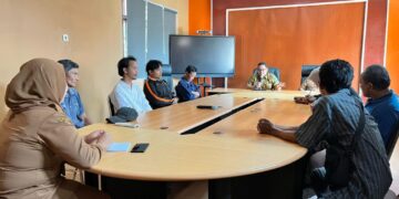 (Rapat Koordinasi Dengan Tenaga Harian Lepas (THL) di Lingkup Pemerintah Kecamatan Muara Jawa/Istimewa)