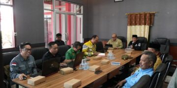 (kondisi ruang rapat/istimewa)