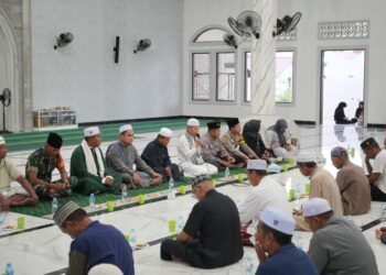 (Buka Bersama Dalam Kegiatan Safari Ramadhan di Desa Sungai Mariam/Istimewa)