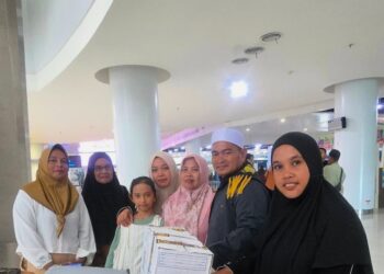 (Imam Masjid Al-Iman Mendapatkan Program Gratis Umrah/Istimewa)