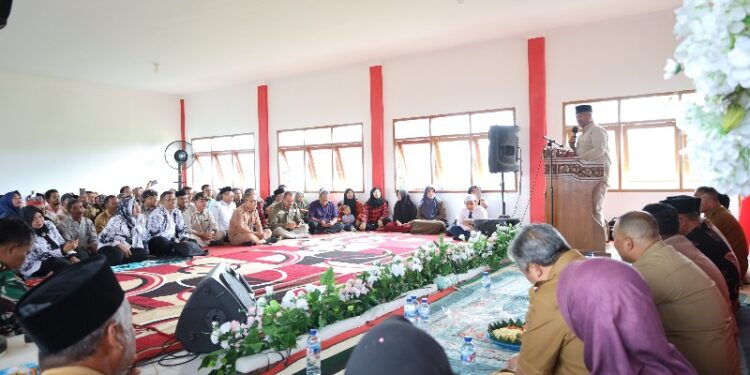 (Bupati Kukar Resmikan SMP SPT Separi/Istimewa)