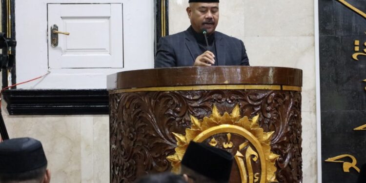 (Bupati Kukar Edi Damansyah Memberikan Sambutan Sebelum Sholat Idul Fitri/Istimewa)