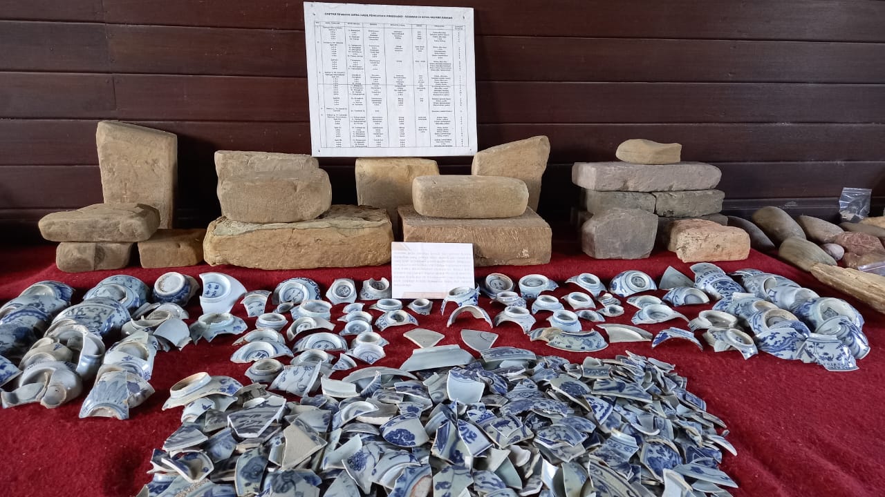 isi museum di Situs Kerajaan Mulawarman Kutai Ing martadipura