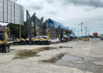 patung naga di Pelabuhan Kutai Lama (sirana.id)