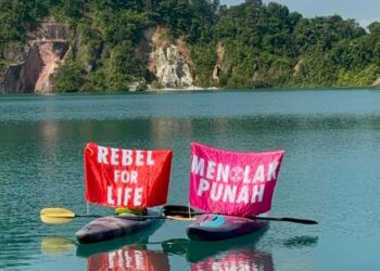 Protes di lubang tambang yang mematikan (foto: Koalisi)