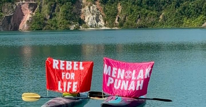 Protes di lubang tambang yang mematikan (foto: Koalisi)