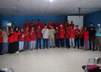 (Bupati Kukar, Edi Damansyah Bersama Pengurus KTNA Kecamatan Kembang Janggut/Istimewa)