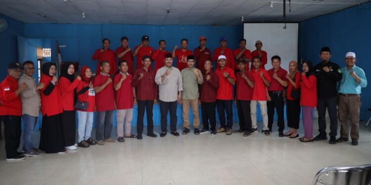 (Bupati Kukar, Edi Damansyah Bersama Pengurus KTNA Kecamatan Kembang Janggut/Istimewa)