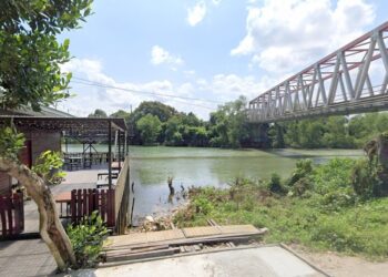 salah satu titik untuk menikmati pemandangan di Sangasanga. Lokasinya di bawah jembatan Sangasanga