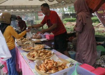 (Pasar Ramadhan di Kawasan Masjid Agung Sultan Aji Muhammad Sulaiman/Istimewa)