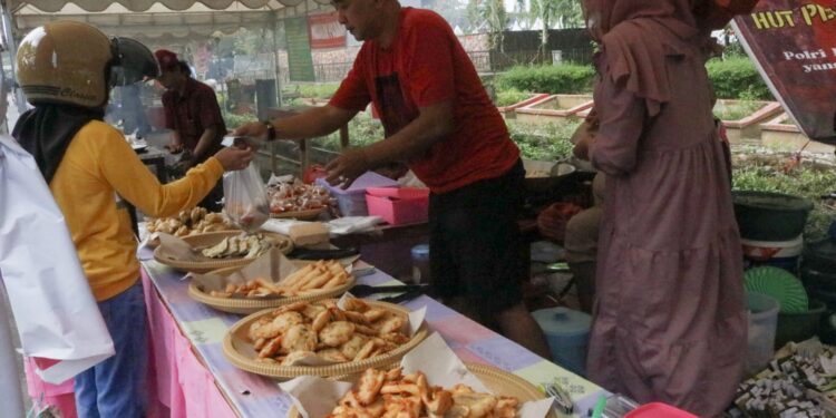 (Pasar Ramadhan di Kawasan Masjid Agung Sultan Aji Muhammad Sulaiman/Istimewa)