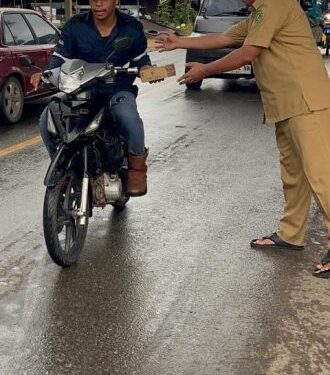 (Bagikan Takjil Gratis di Bulan Ramadhan/Istimewa)