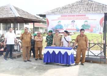 (Penyerahan Bantuan Alat Mesin Pertanian Oleh Bupati Kukar/Istimewa)