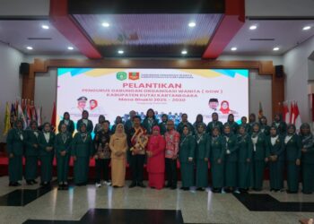 (Pelantikan Pengurus Gabungan Organisasi Wanita Kukar/Istimewa)
