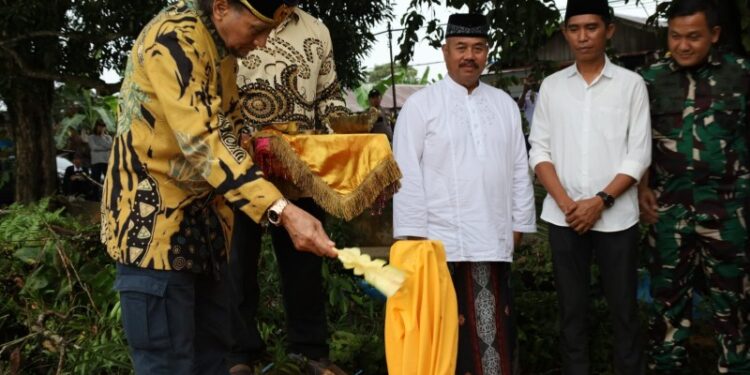 (Peletakan Batu Pertama Pembangunan Jembatan Pendamping Jembatan Besi/Istimewa)