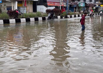 banjir di kawasan Jalan Juanda, Samarinda (Sirana.id)