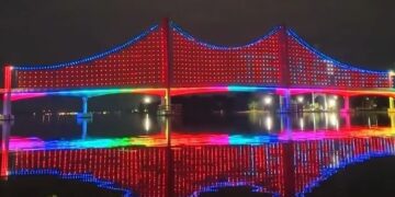 Jembatan repo-repo menuju ke Pulau Kumala