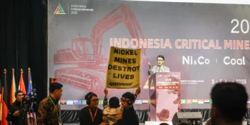 Protes para aktivis di forum